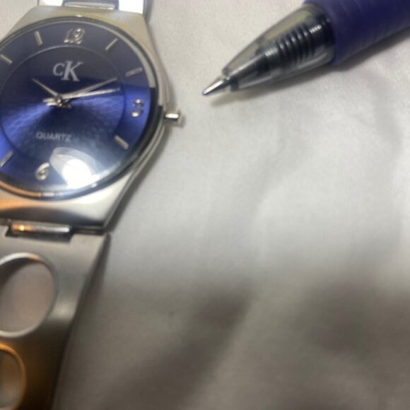 RARE Vintage CK Calvin Klein Watch Wristwatch Blue Face Silver Tone K22221 - Picture 3 of 5